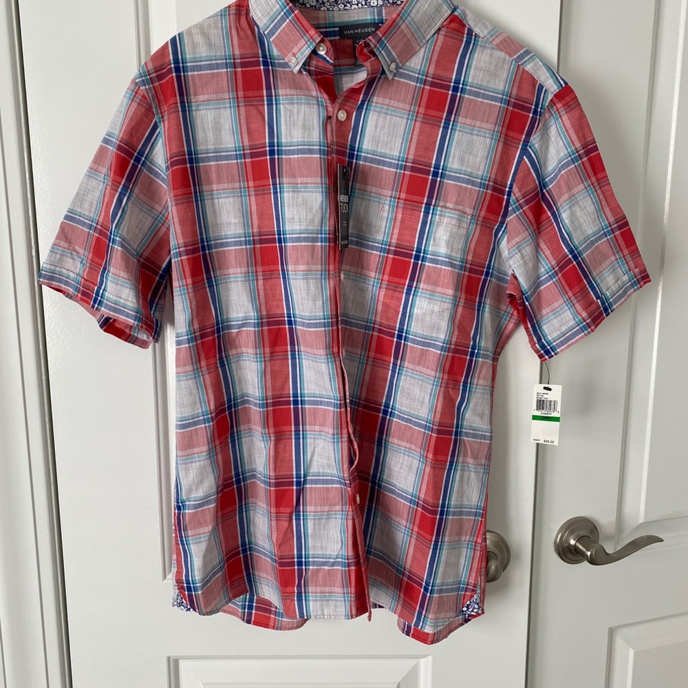 Van Heusen men’s button up shirt sleeve. NEW!